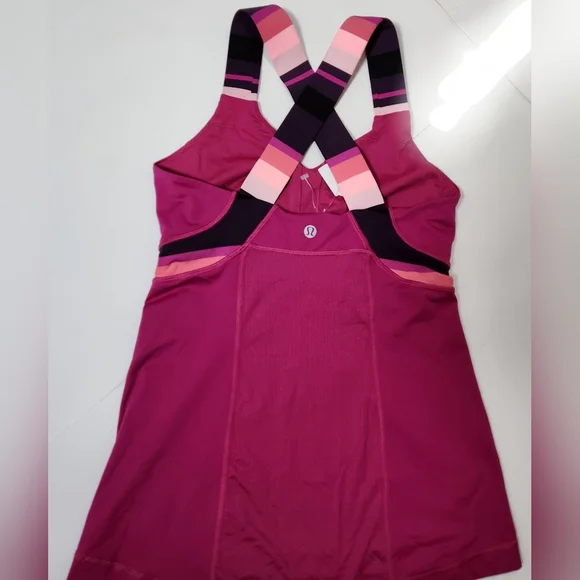 lululemon Cute Fushsia Racerback Tank with built-in bra Size 6 FP171 - Picture 6 of 9